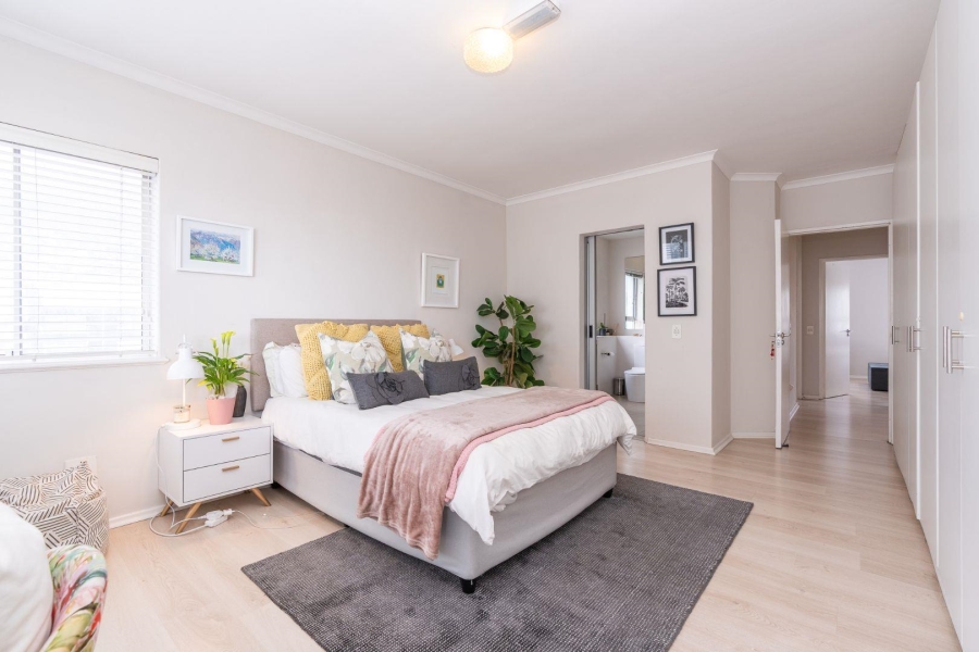 3 Bedroom Property for Sale in Sea Point Western Cape